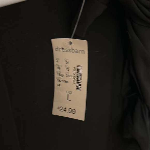 A black quarter sleeved opened top - Picture 2 of 4